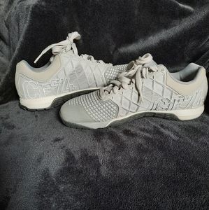 Women's cross trainer shoes